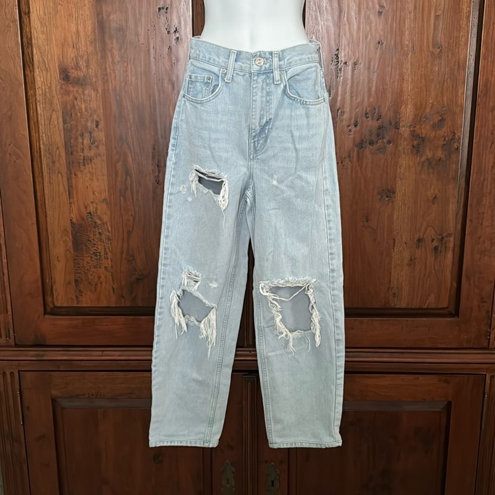 BDG Urban Outfitters Distressed High Rise Baggy Light Wash Denim Jeans- Size 26